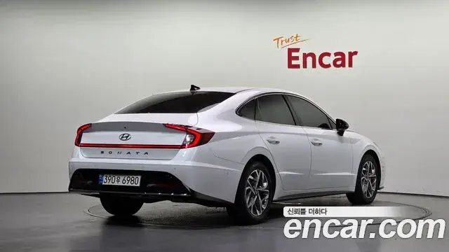 Hyundai Sonata 2021 — Фото 2/20