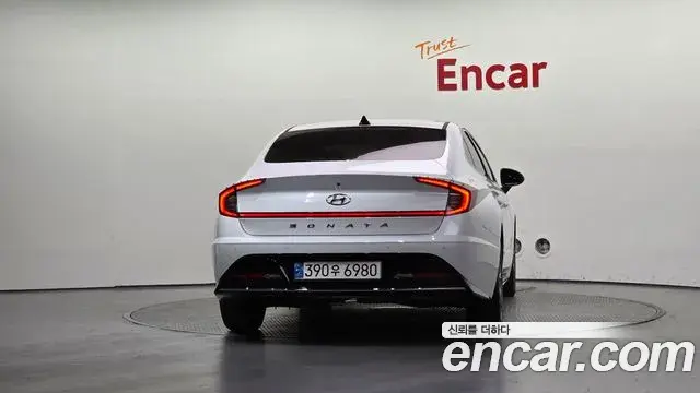 Hyundai Sonata 2021 — Фото 4/20