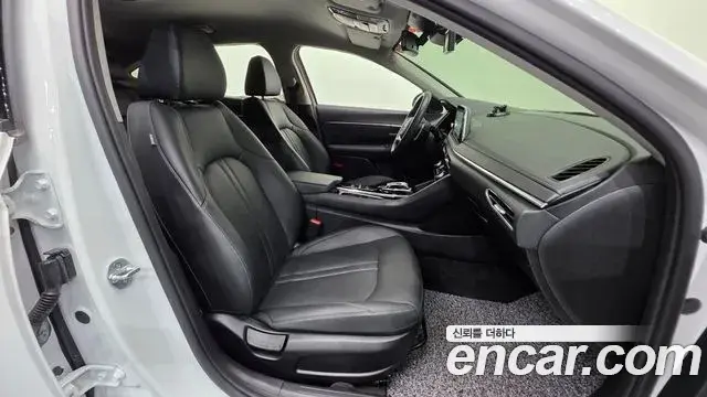 Hyundai Sonata 2021 — Фото 10/20