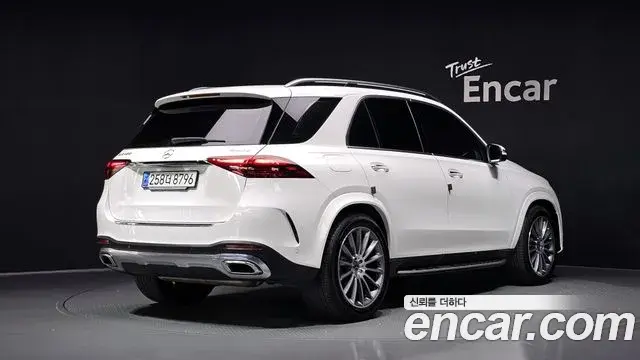 Mercedes-Benz GLE-Class 2023 — Фото 2/20