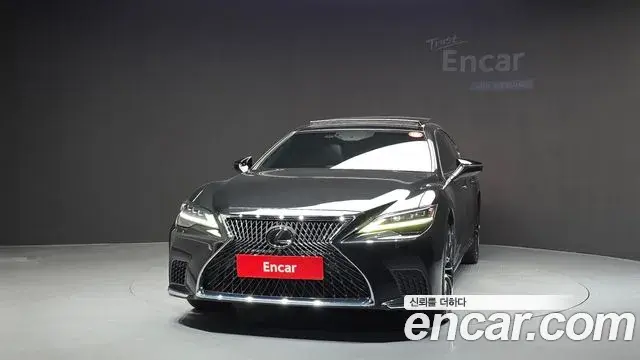 Lexus LS500 2022 — Photo 23/40