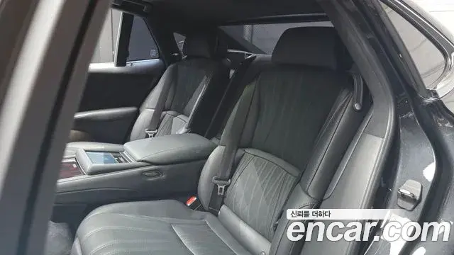 Lexus LS500 2022 — Photo 33/40