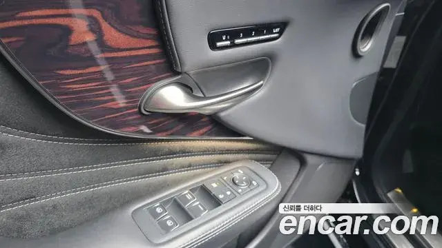 Lexus LS500 2022 — Photo 15/40