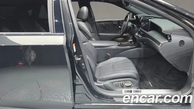 Lexus LS500 2022 — Photo 3/40
