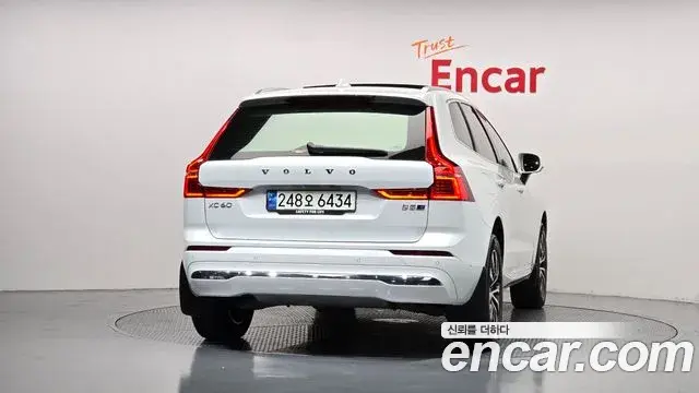 Volvo XC60 2024 — Фото 3/20