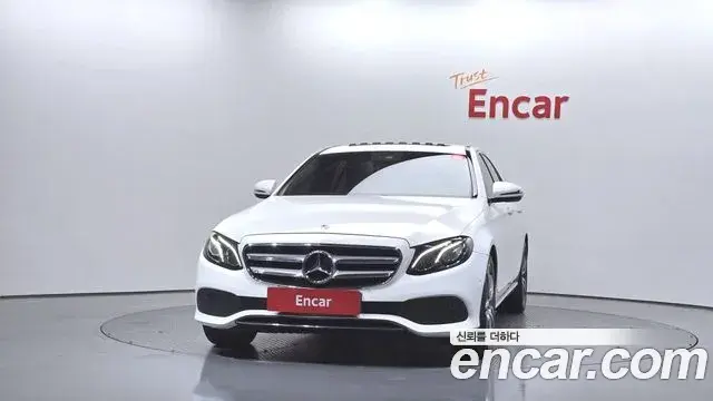 Mercedes-Benz E-Class 2019 — Фото 3/20
