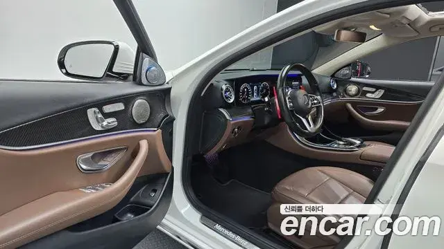 Mercedes-Benz E-Class 2019 — Фото 9/20