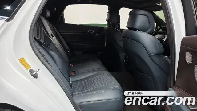 Genesis Electrified G80 2021 — Şəkil 11/20