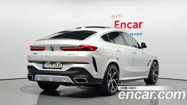 BMW X6 2022 — Photo 2/20