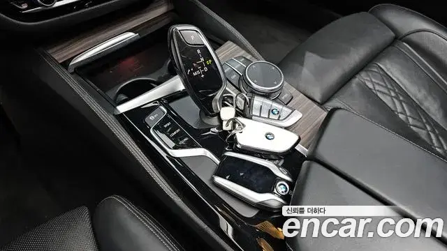 BMW 5 Series 2018 — Фото 9/20