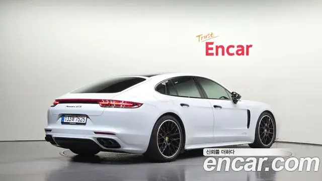 Porsche Panamera 2020 — Фото 2/20