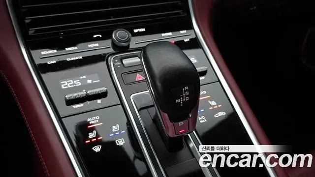 Porsche Panamera 2020 — Фото 9/20