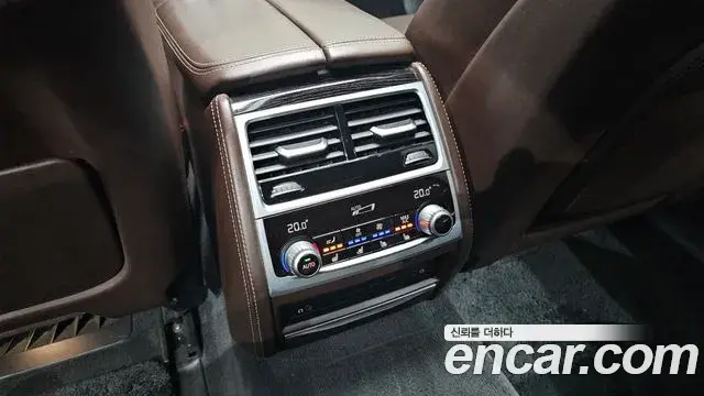 BMW 7 Series 2018 — Фото 18/20