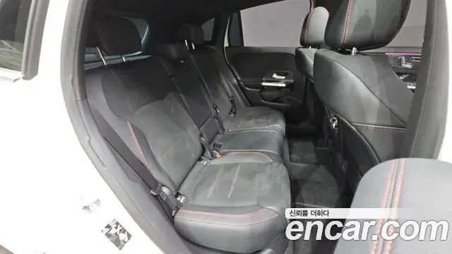 Mercedes-Benz GLA-Class 2024 — Фото 11/20