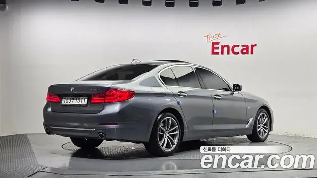 BMW 5 Series 2018 — Фото 2/20
