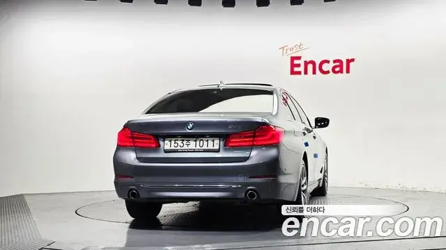BMW 5 Series 2018 — Фото 4/20