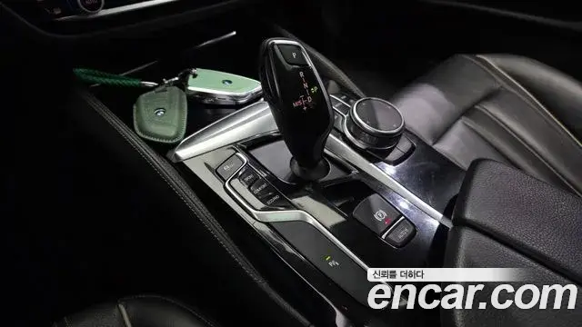 BMW 5 Series 2018 — Фото 9/20