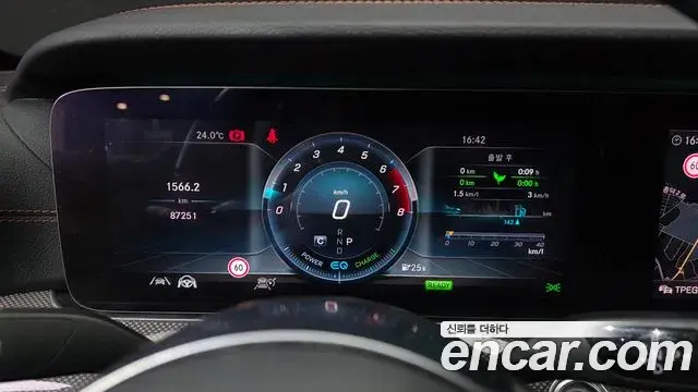 Mercedes-Benz E-Class 2020 — Фото 8/20