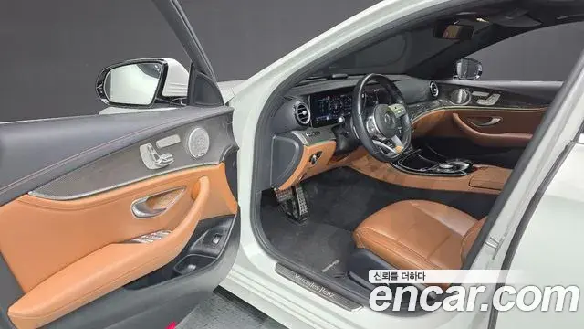 Mercedes-Benz E-Class 2020 — Фото 10/20