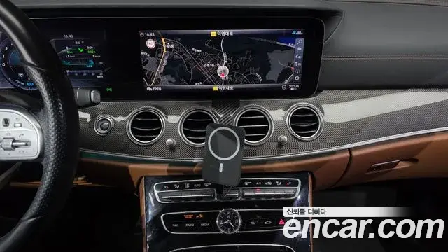 Mercedes-Benz E-Class 2020 — Фото 13/20