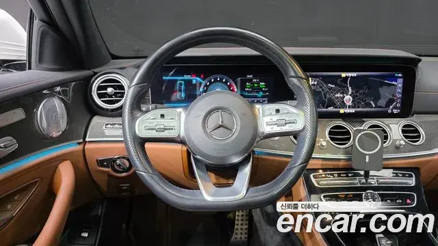 Mercedes-Benz E-Class 2020 — Фото 14/20