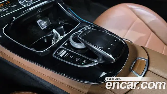 Mercedes-Benz E-Class 2020 — Фото 20/20