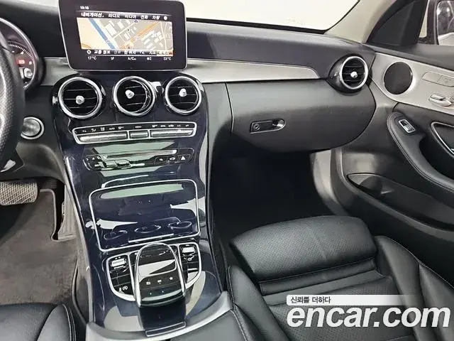 Mercedes-Benz C-Class 2018 — Фото 10/18
