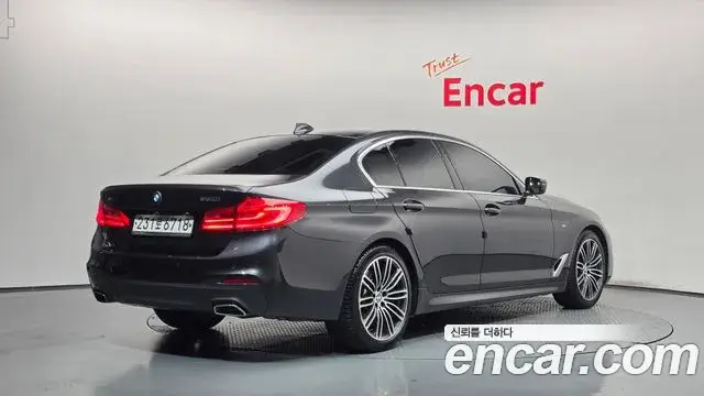 BMW 5 Series 2019 — Фото 2/20