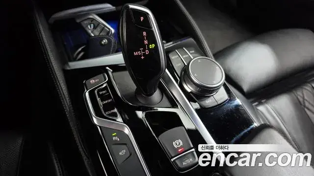 BMW 5 Series 2019 — Фото 9/20