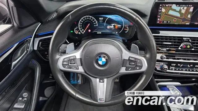 BMW 5 Series 2019 — Фото 13/20