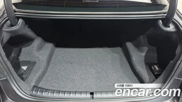 BMW 5 Series 2019 — Фото 18/20