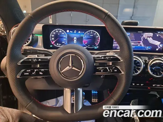 Mercedes-Benz CLA-Class 2026 — Photo 13/20
