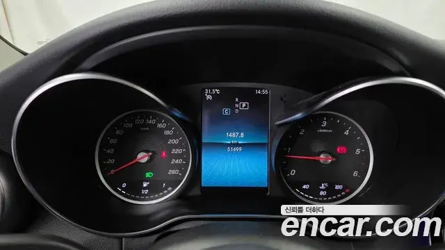 Mercedes-Benz C-Class 2019 — Фото 8/20
