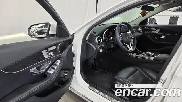 Mercedes-Benz C-Class 2019 — Фото 10/20