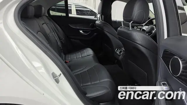 Mercedes-Benz C-Class 2019 — Фото 11/20