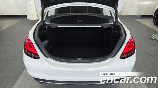 Mercedes-Benz C-Class 2019 — Фото 20/20