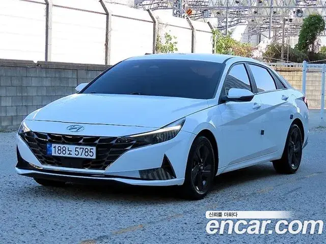 Hyundai Avante 2022 — Фото 1/20