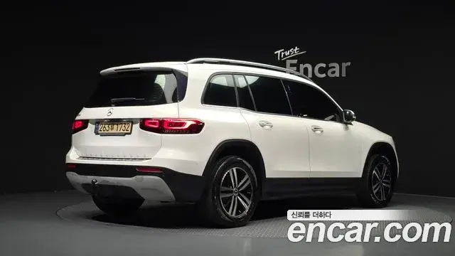 Mercedes-Benz GLB-Class 2021 — Фото 2/20