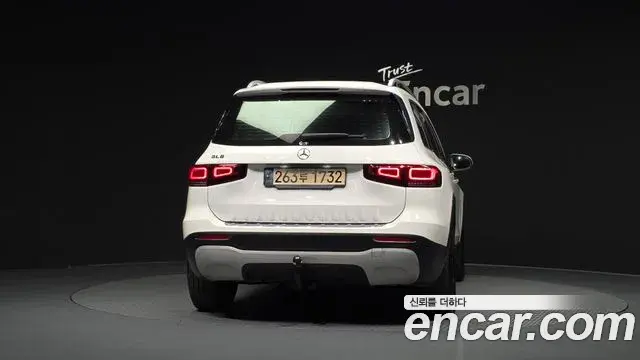 Mercedes-Benz GLB-Class 2021 — Фото 4/20
