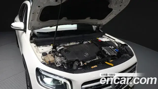 Mercedes-Benz GLB-Class 2021 — Фото 6/20
