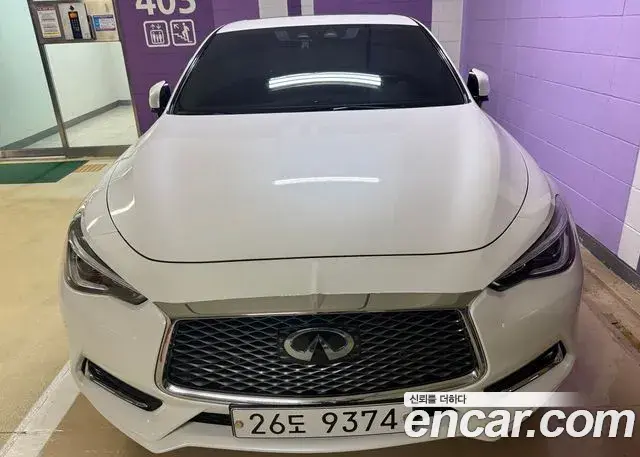 Infiniti Q60 2018 — Фото 3/20