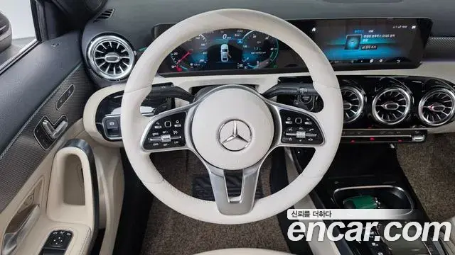 Mercedes-Benz A-Class 2021 — Фото 14/20