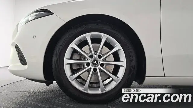 Mercedes-Benz A-Class 2020 — Фото 5/20