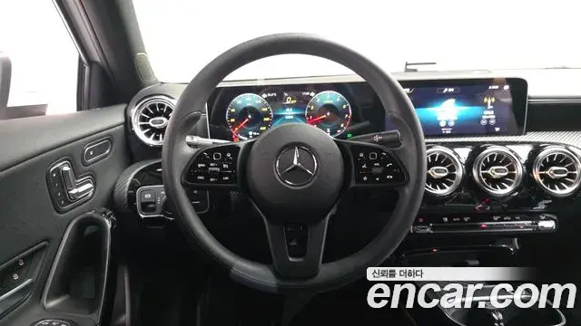 Mercedes-Benz A-Class 2020 — Фото 14/20