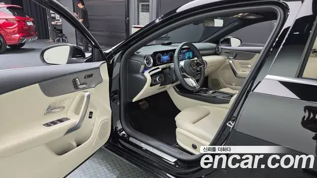Mercedes-Benz A-Class 2024 — Фото 10/20