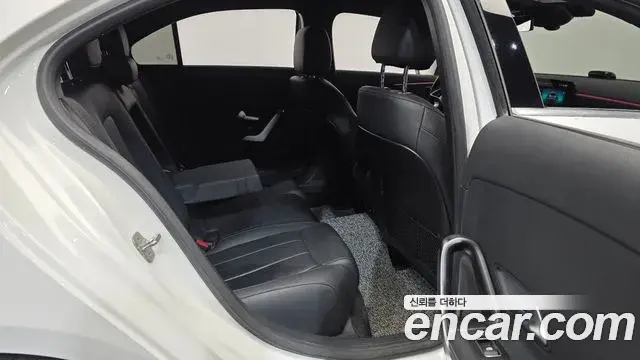 Mercedes-Benz A-Class 2025 — Фото 12/20