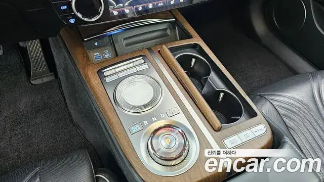 Genesis Electrified G80 2020 — Photo 9/20