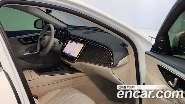 Mercedes-Benz E-Class 2026 — Photo 10/20