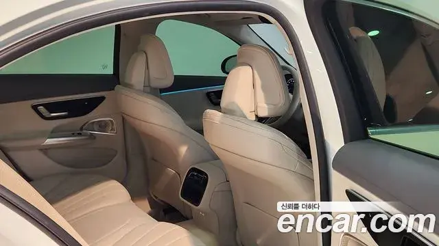 Mercedes-Benz E-Class 2026 — Photo 13/20