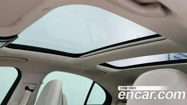 Mercedes-Benz E-Class 2026 — Photo 19/20